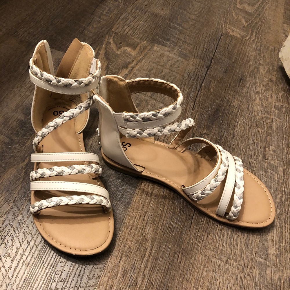 Girls dress sandals - size 3